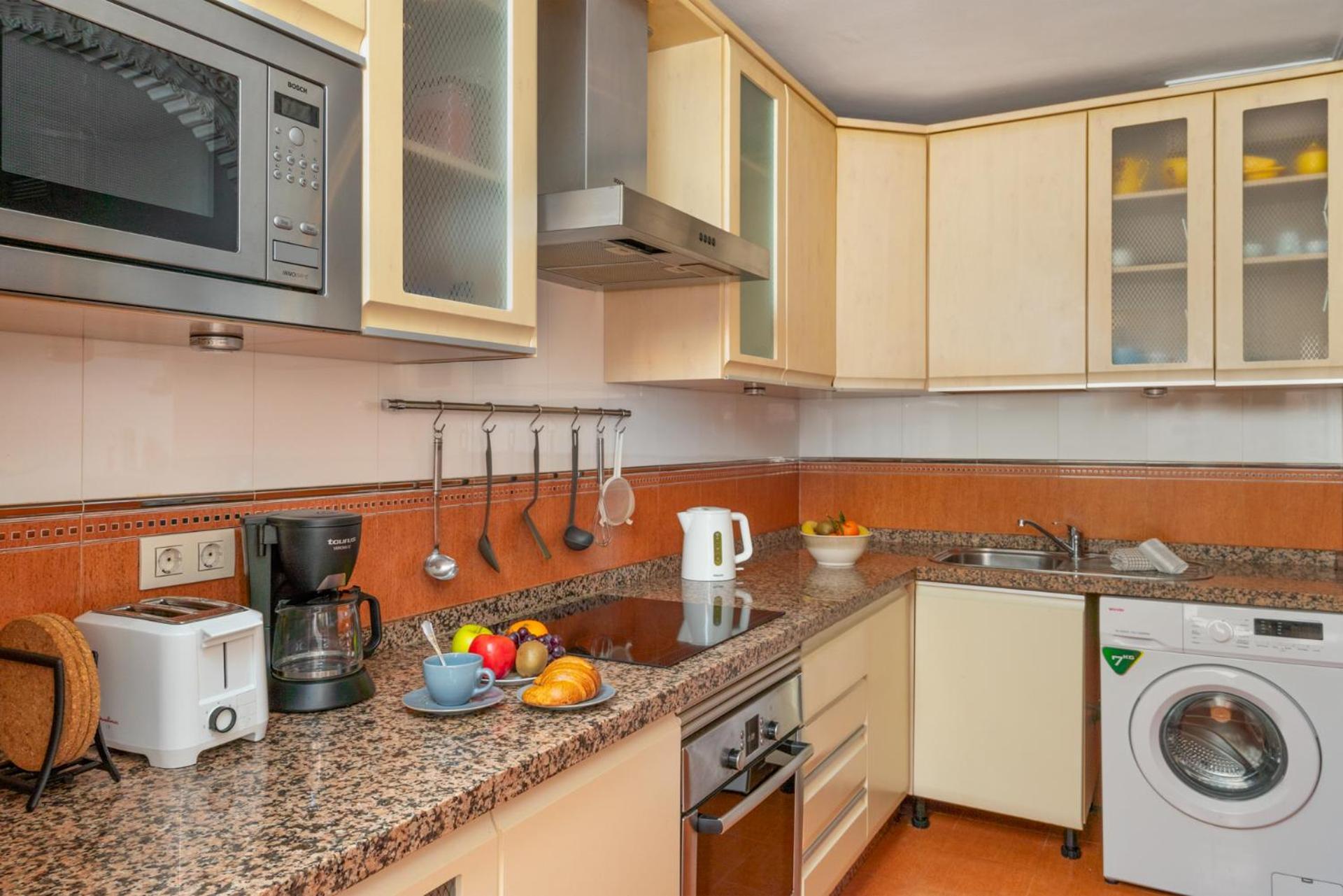 Beachfront, Two Bed- & Bathrooms, Private Parking Fuengirola Exterior foto